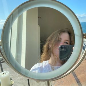 Meet your Posher, Hailey